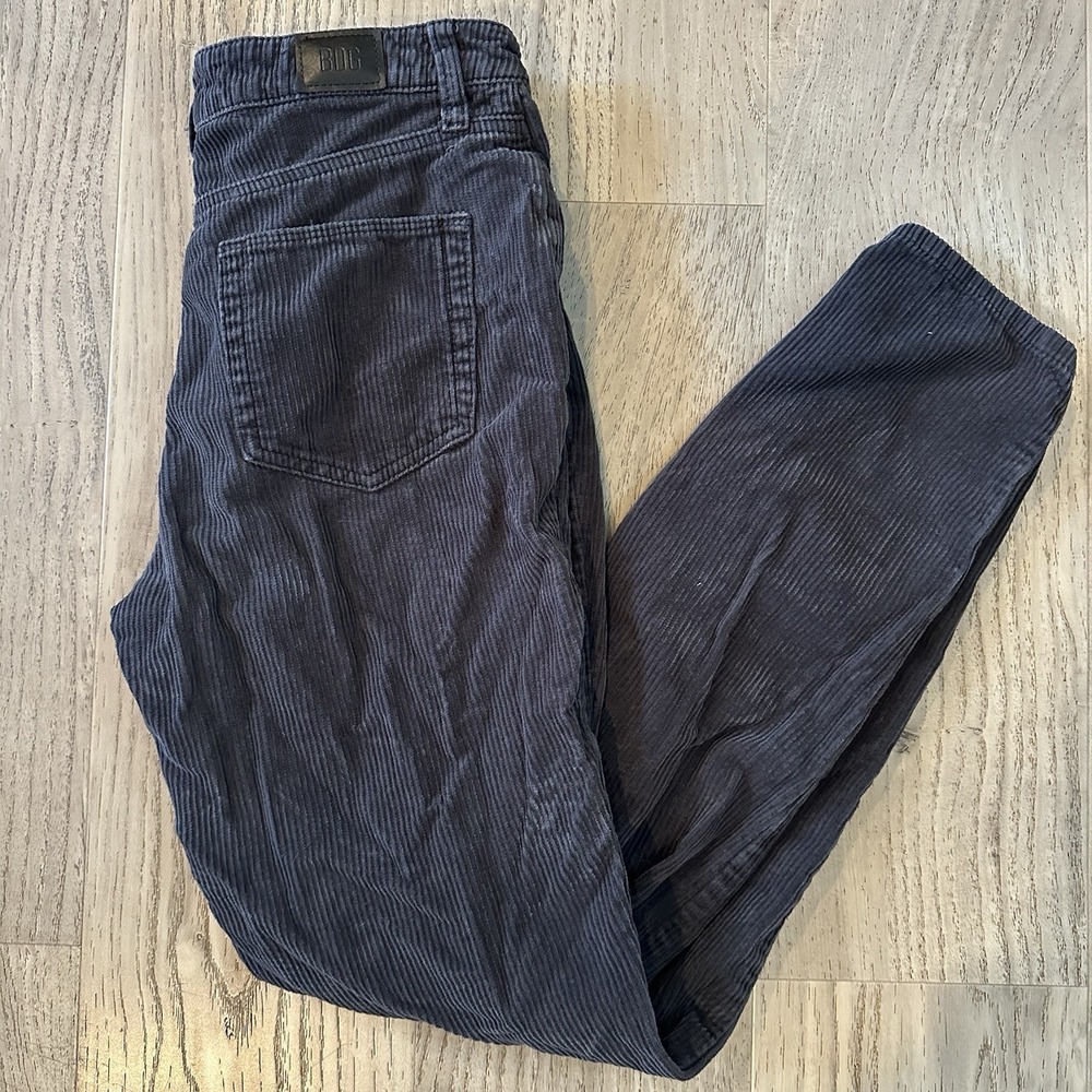 BDG Womans Pants Urban Outfitters Mom High Rise Dark grey Corduroy Size 25‎
